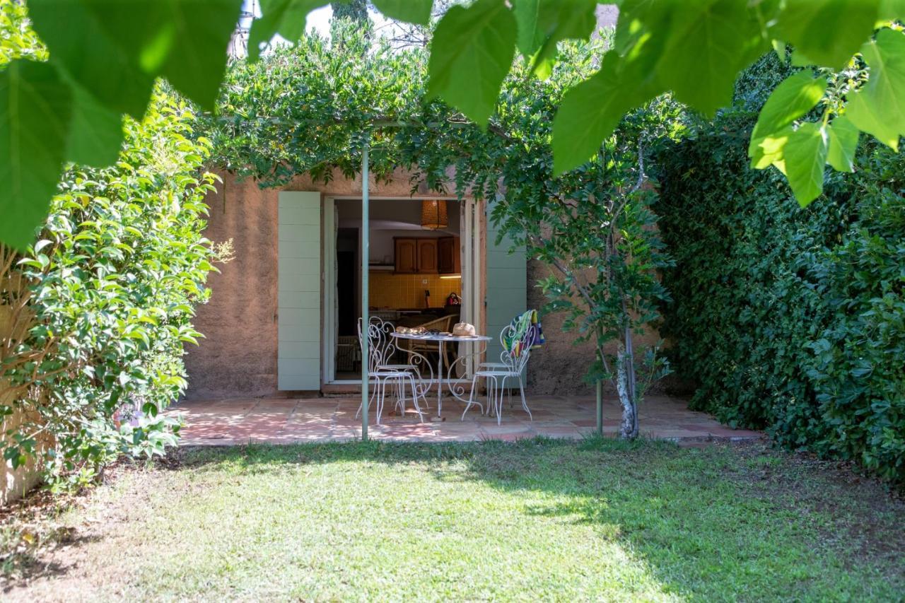 Les Gites Du Merle Cogolin Exterior foto